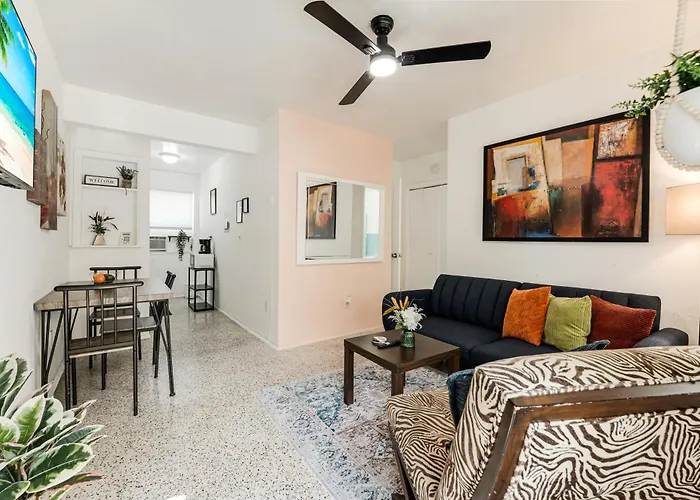 Comfy 1 Bedroom Getaway Close To Downtown